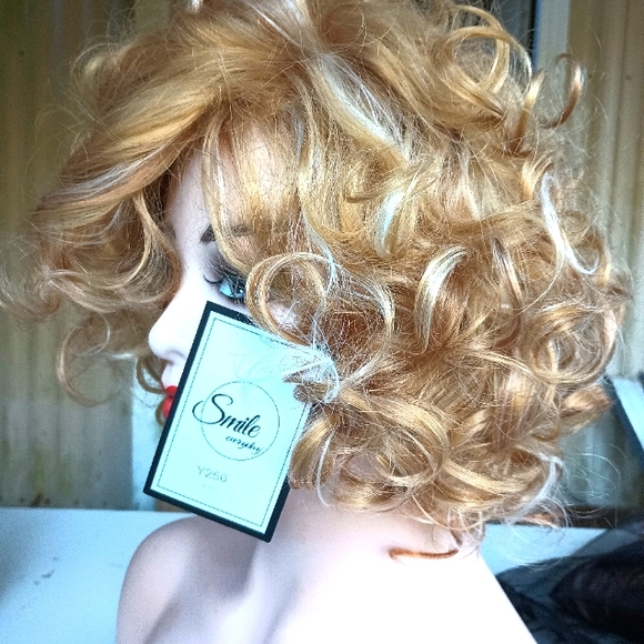 New Marilyn LOOK! - Picture 2 of 6